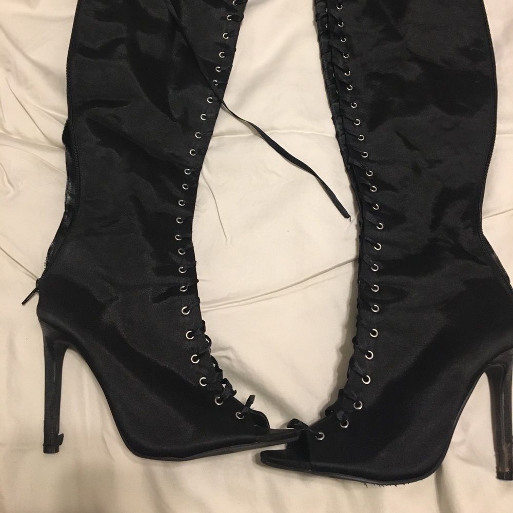 ❤️7.5 thigh high lace up satin boots